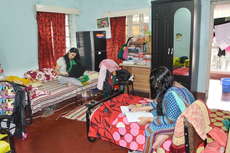 Anwer Khan Modern Medical College Hostel