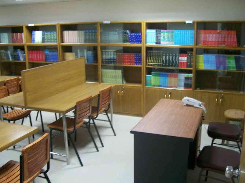 Popular Medical College Library